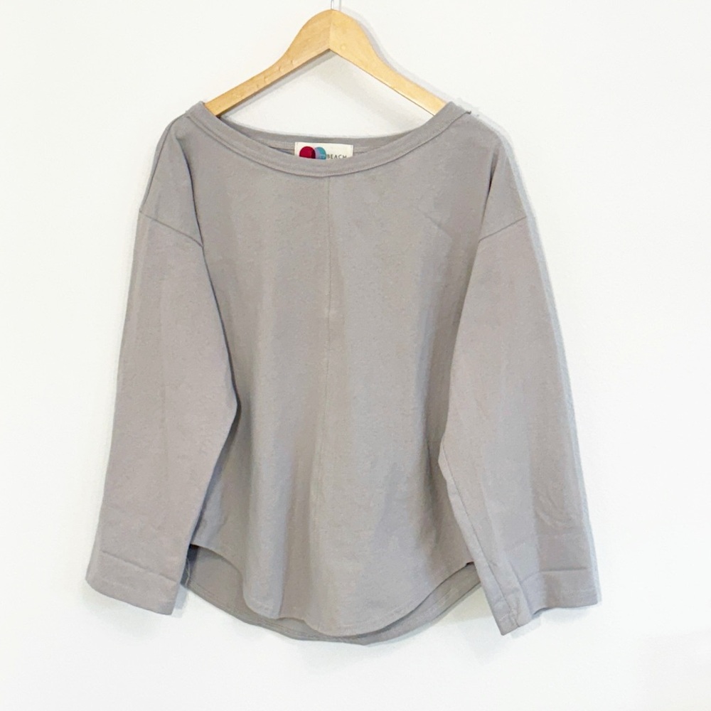 FREE PEOPLE Beach Gray Top Loose Fit Size Medium EUC